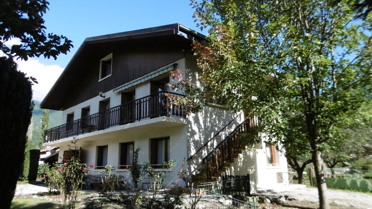 maison 8 pièces 196 m2 à vendre à Les Chavannes-en-Maurienne (73660)