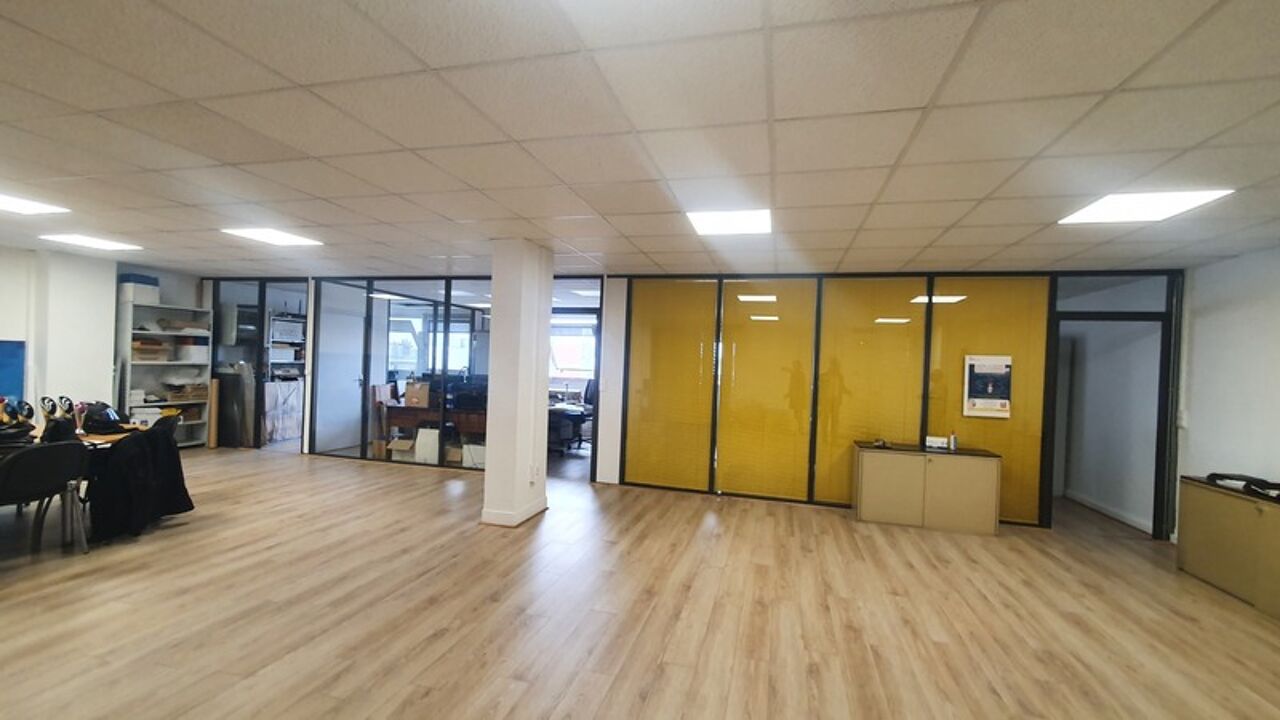 bureau 3 pièces 134 m2 à vendre à Saint-Ouen-sur-Seine (93400)