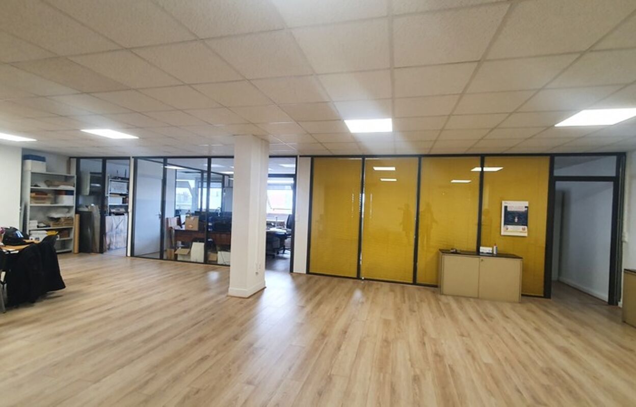 bureau 3 pièces 134 m2 à vendre à Saint-Ouen-sur-Seine (93400)