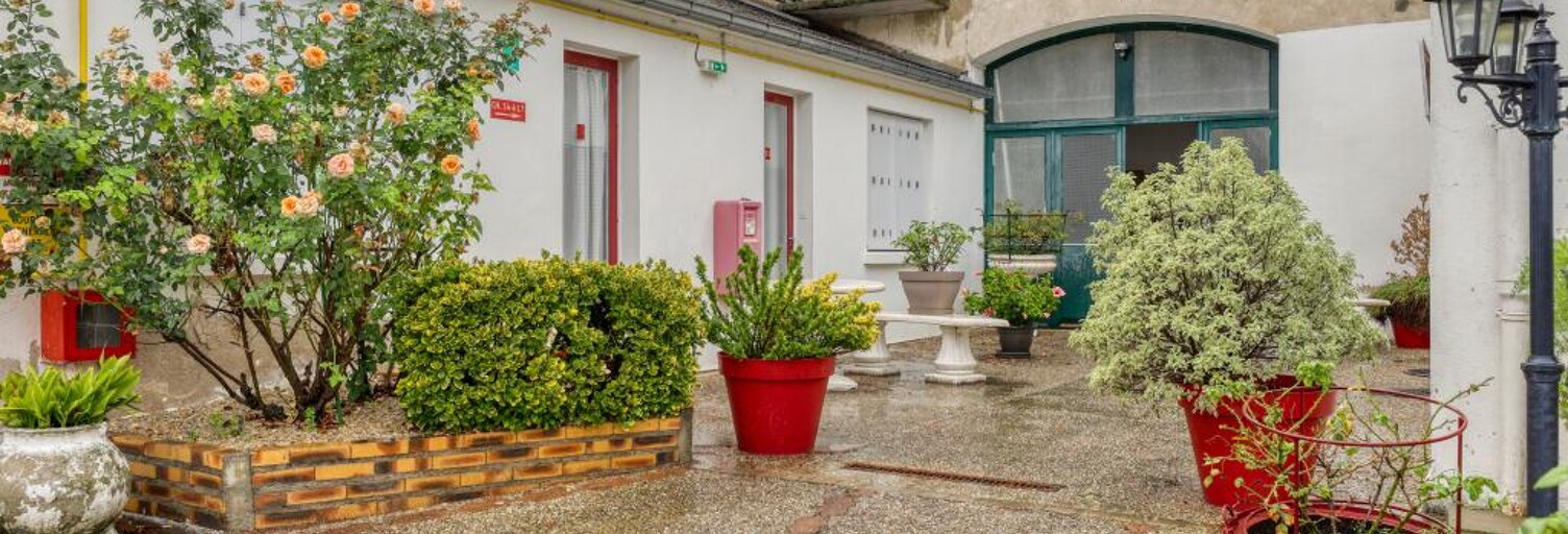 Local industriel 22 Pièces 1097 m² à vendre à Ligueil (37240)