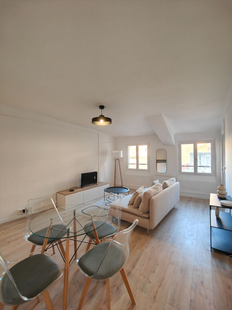 Photo Location Appartement 56 m² à Toulon 750 ¤ CC /mois image 1/4