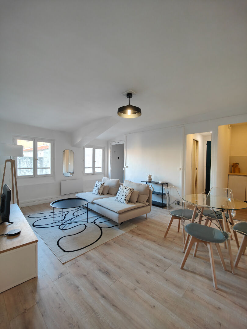 Photo Location Appartement 56 m² à Toulon 750 ¤ CC /mois image 2/4