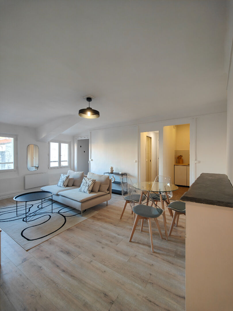 Photo Location Appartement 56 m² à Toulon 750 ¤ CC /mois image 3/4