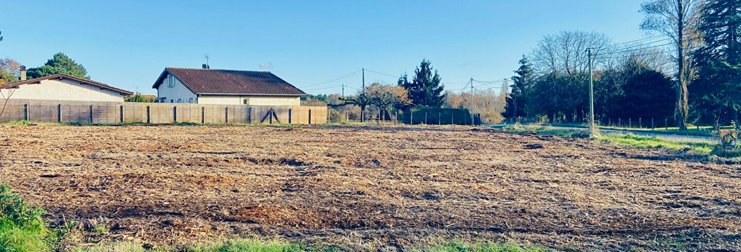 Terrain  1052 m² à vendre à Saint-Germain-d'Esteuil (33340)