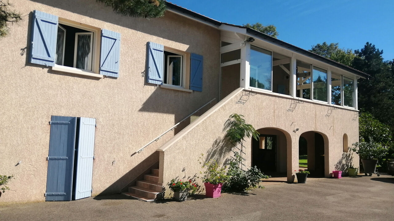 maison 8 pièces 163 m2 à vendre à Neuville-sur-Saône (69250)
