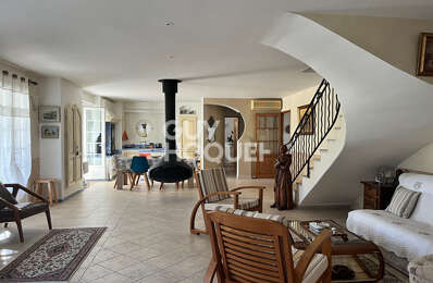 maison 8 pièces 191 m2 à vendre à Saint-Laurent-des-Arbres (30126)