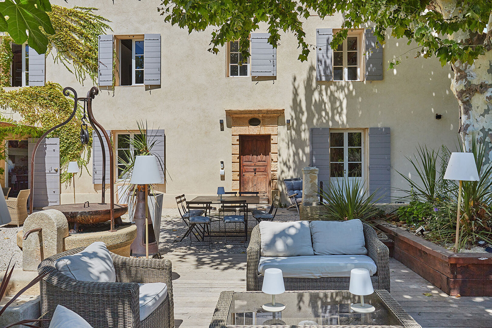 Villa / Maison 8 pièces  à vendre Aix-en-Provence 13090