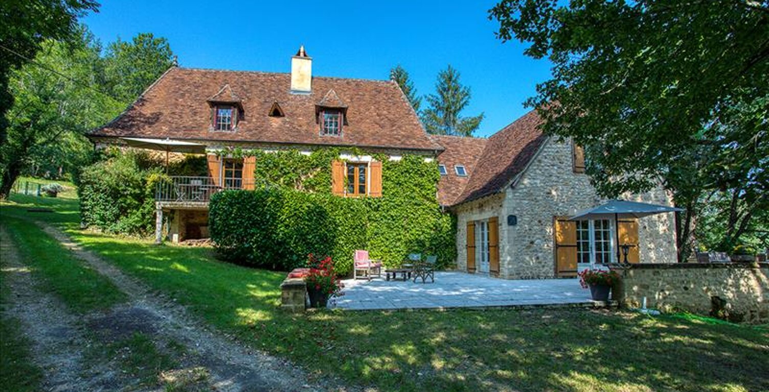 Maison en pierre de 10 pièces principales — photo 1