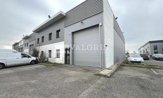 Commerce  330 m² à louer à Saint-Priest (69800)