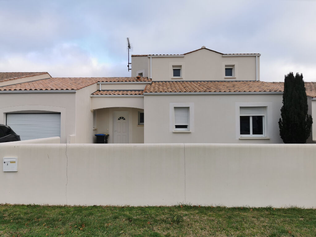 Villa / Maison  T4 à louer Périgny 17180