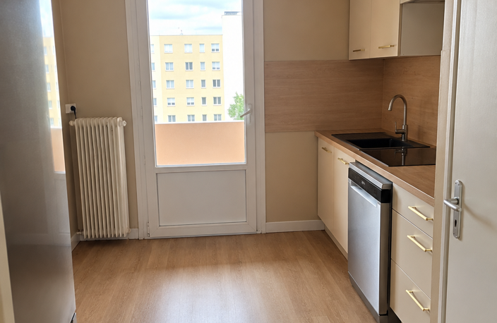 Vente appartement  56 m² Roanne (42300) — photo 2