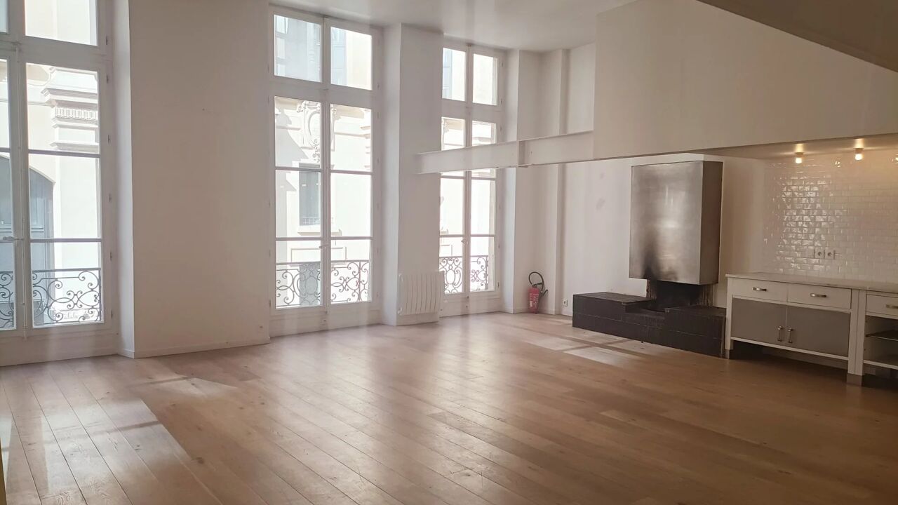 appartement 5 pièces 233 m2 à vendre à Paris 1 (75001)