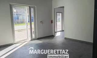 Commerce  50 m² à louer à Saint-Jeoire (74490)