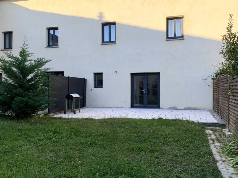 JOLI T4 EN TRIPLEX AVEC JARDIN — photo 1