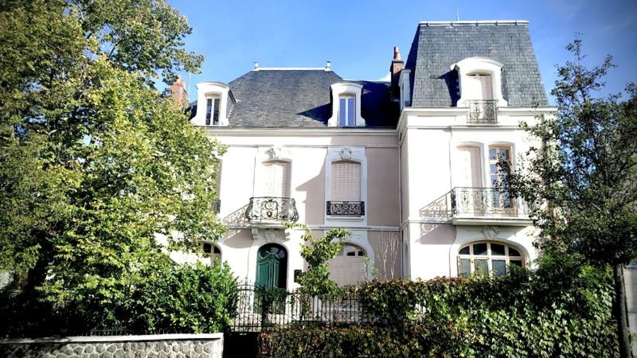 maison 14 pièces 311 m2 à vendre à Néris-les-Bains (03310)