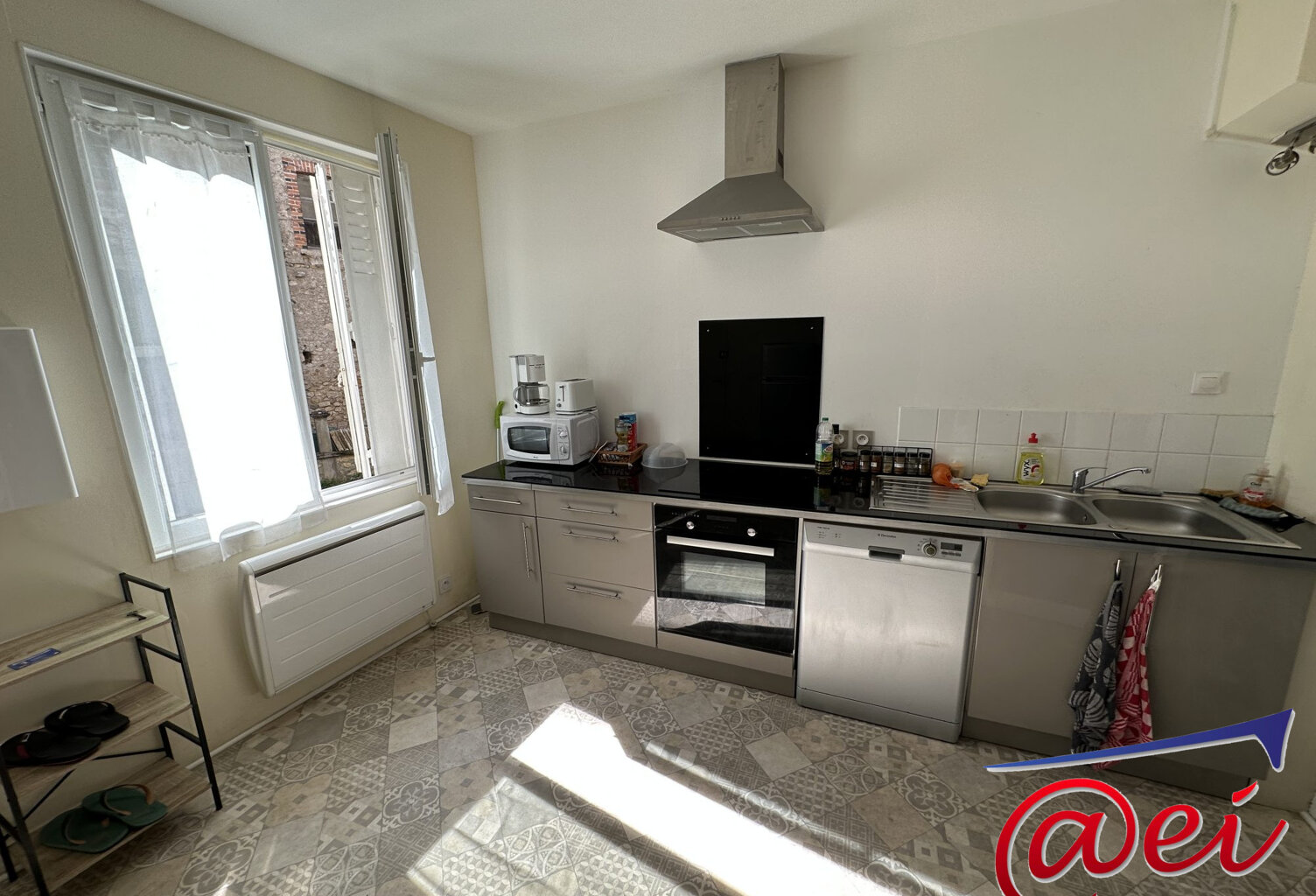 Appartement meublée T4 de 80 m² + local et cave — photo 1