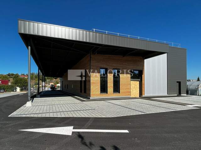 LOCAL COMMERCIAL à LOUER — photo du bien