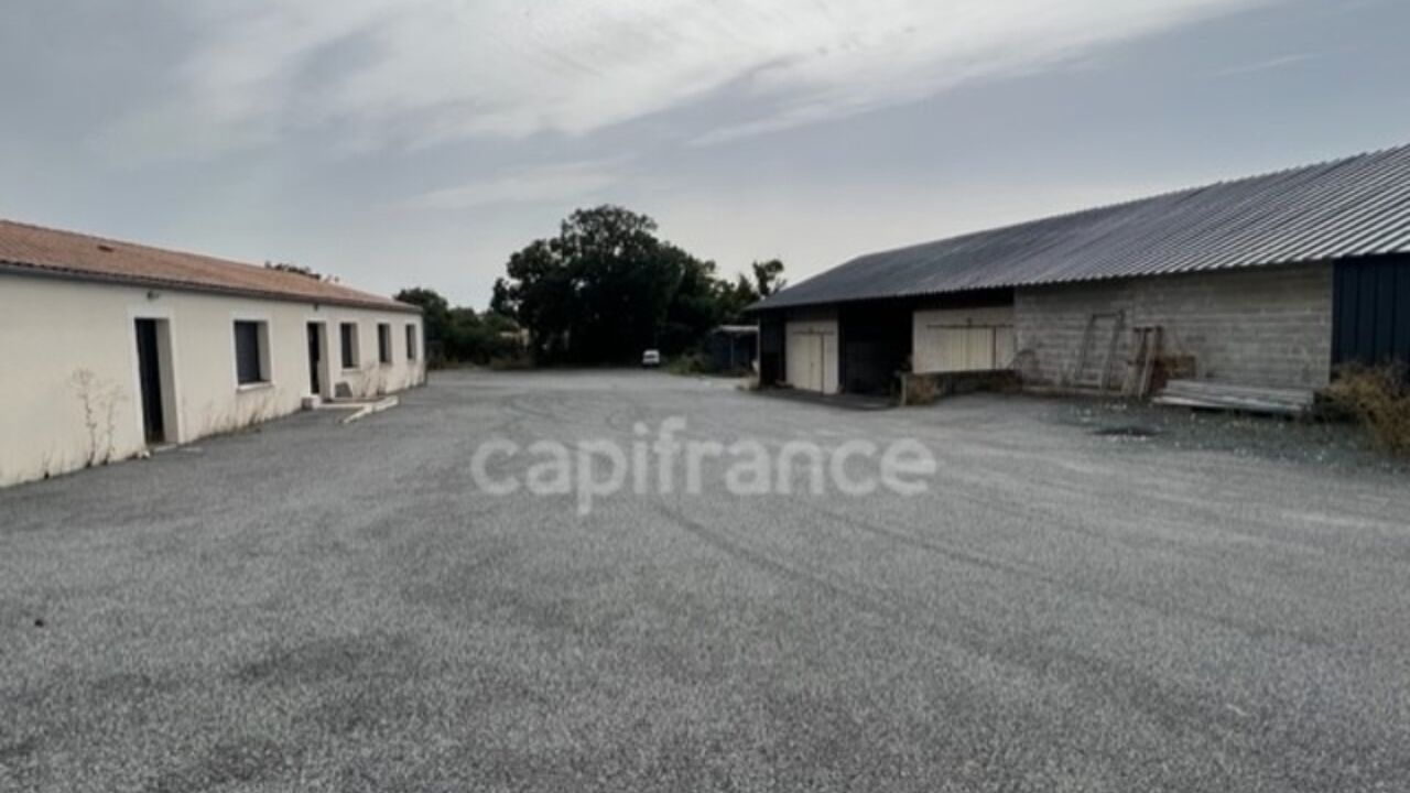 bureau  pièces 1492 m2 à vendre à Saintes (17100)