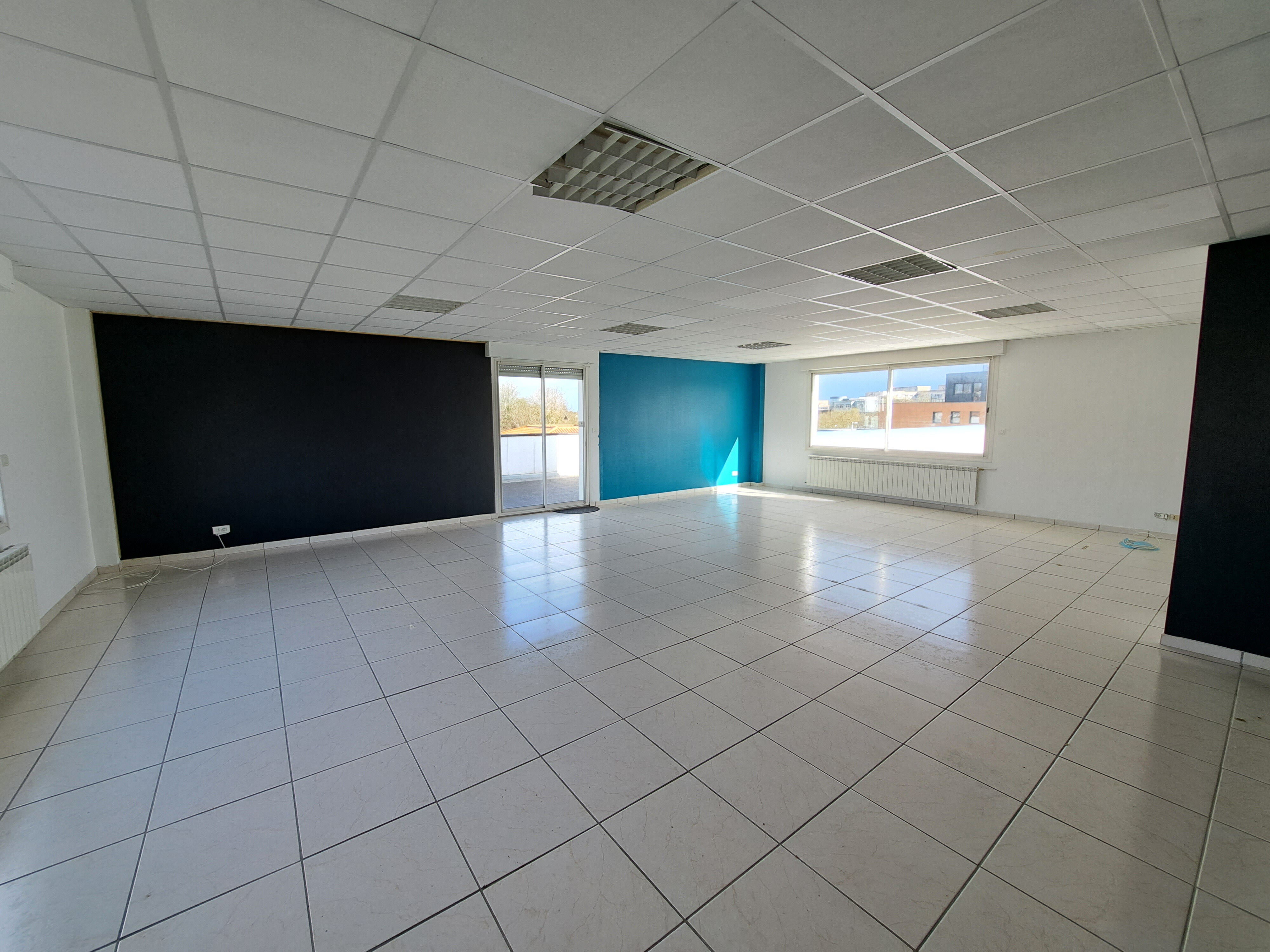 Local commercial  T2 à louer Saintes 17100