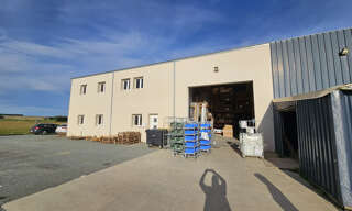 Local industriel  700 m² à vendre à Ternant (17400)