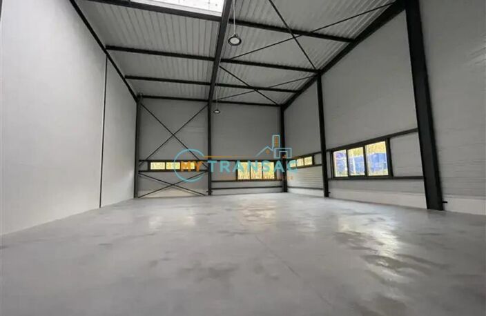 A Vendre cellules neuves d'activités et de bureaux à partir de 352m² situé à Montgeron — photo 3