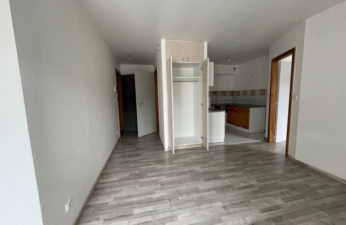 MULHOUSE  CENTRE- Lumineux T2  avec garage — photo 2