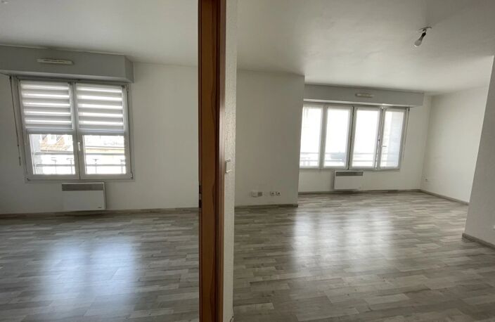 MULHOUSE  CENTRE- Lumineux T2  avec garage — photo 3