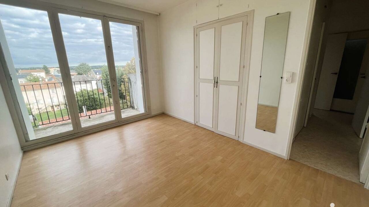 appartement 3 pièces 63 m2 à vendre à Parthenay (79200)