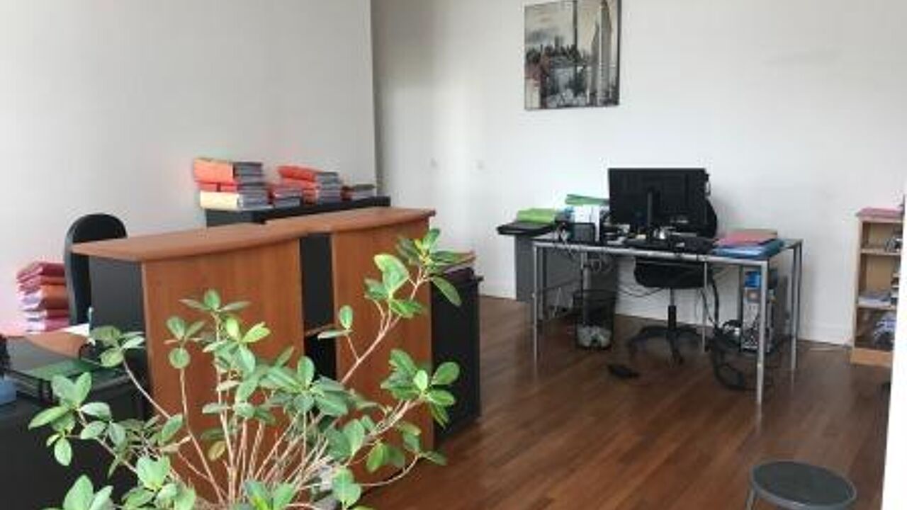 bureau  pièces 110 m2 à louer à Lorient (56100)