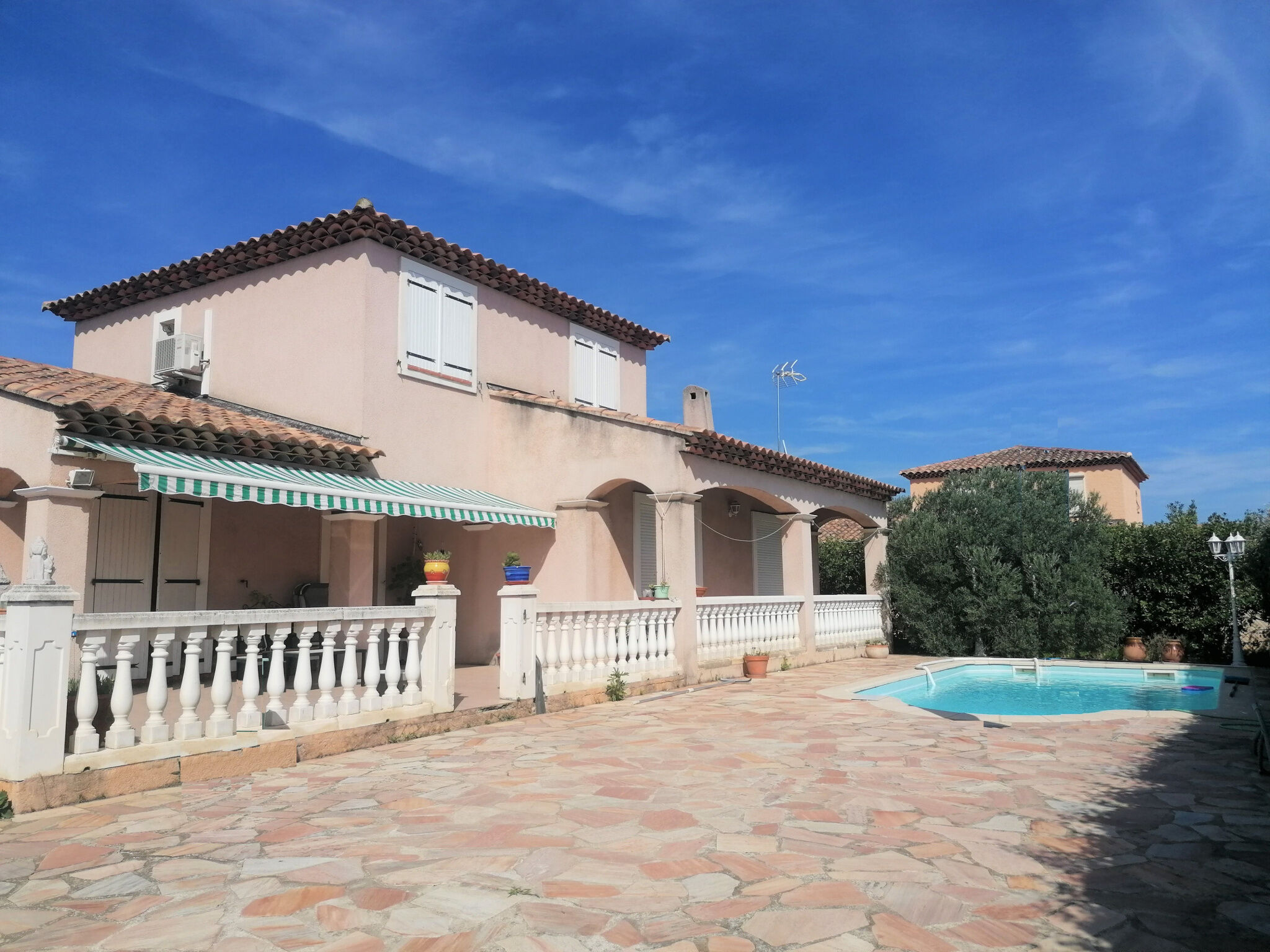 Villa / Maison 5 pièces  à vendre Londe-les-Maures (La) 83250