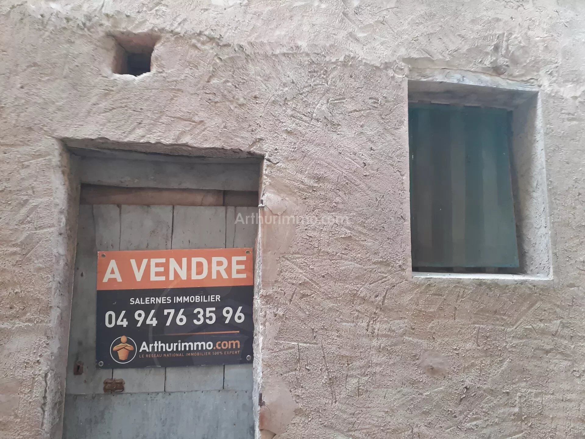 Vente Local Commercial 30m² 2 Pièces à Entrecasteaux (83570) - Arthurimmo