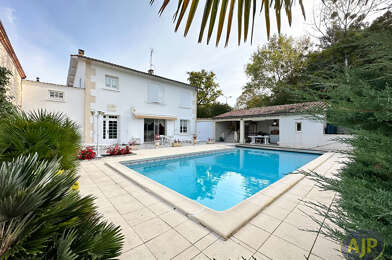 Maison 8 pièces 453600 €