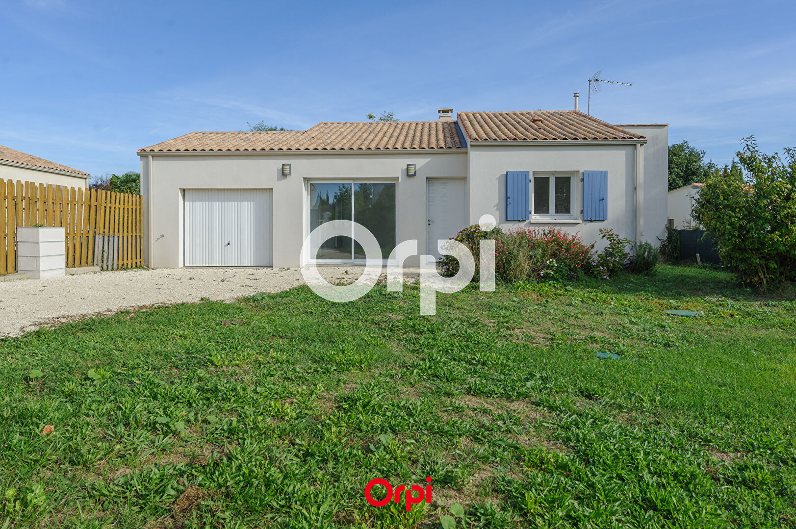 Villa / Maison  T4 à vendre Yves 17340