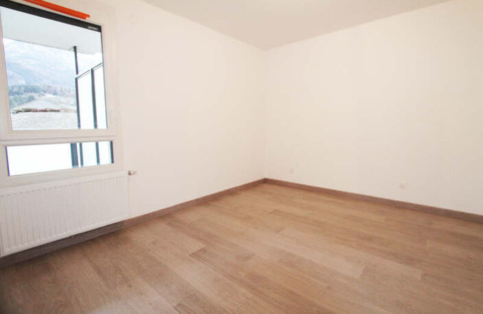 APPARTEMENT ST PIERRE EN FAUCIGNY - 2 pièce(s) - 43 m2 — photo 4