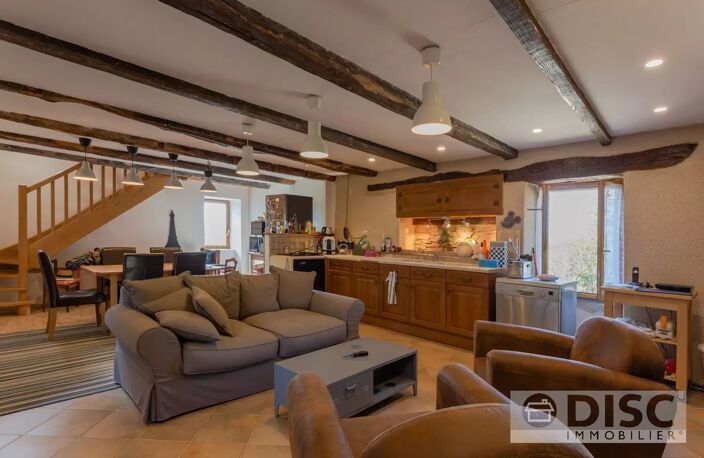 Beau corps de ferme authentique avec grande grange sur 7000m². — photo 4