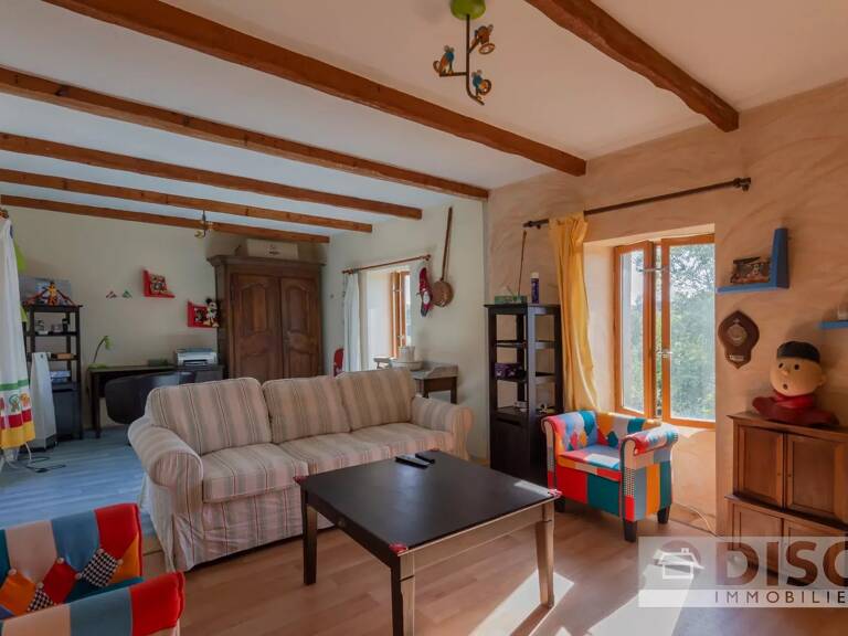 Beau corps de ferme authentique avec grande grange sur 7000m². — photo 1