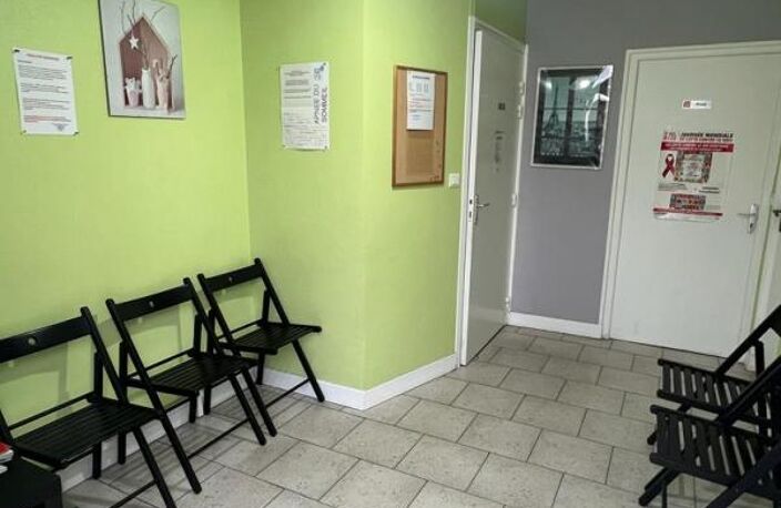 LOCAL — photo 2