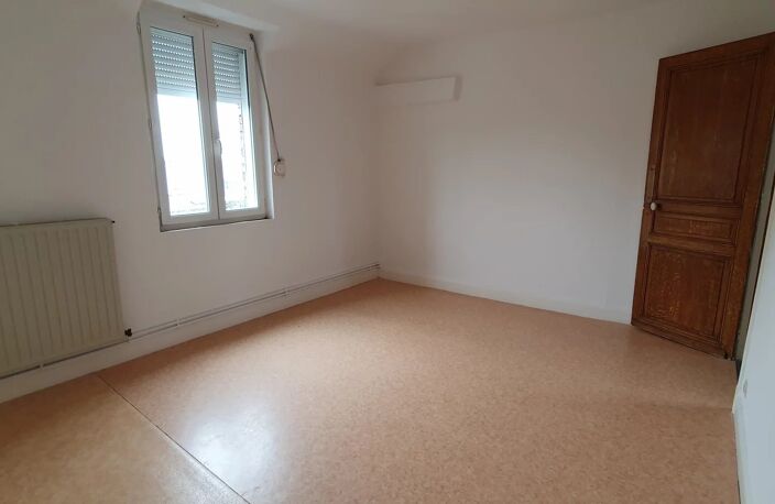 Location appartement   à Hirson (02500) — photo 2