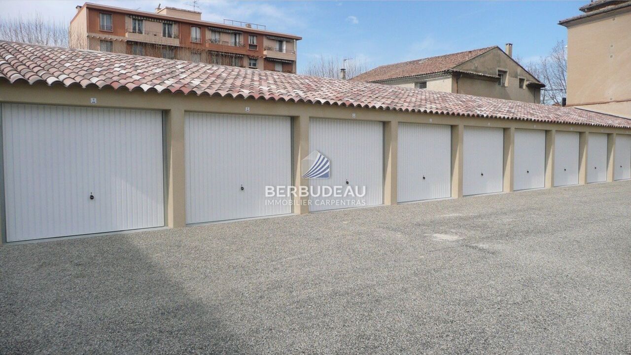 garage  pièces 12 m2 à louer à Carpentras (84200)