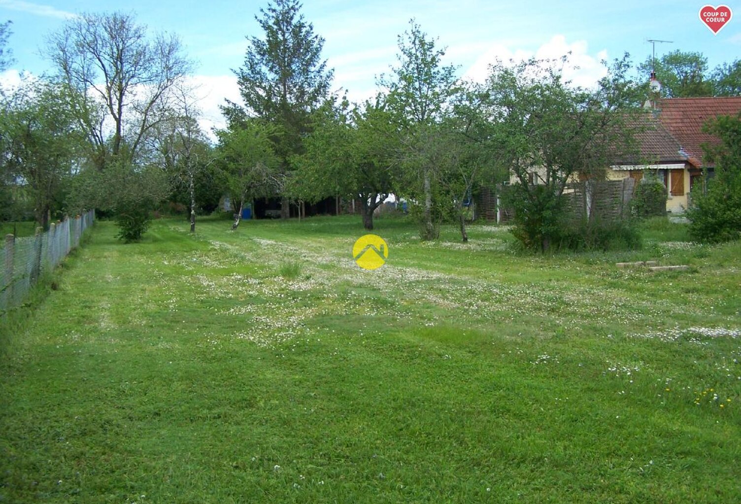 TERRAIN DE 1500 M² CLOS — photo 1