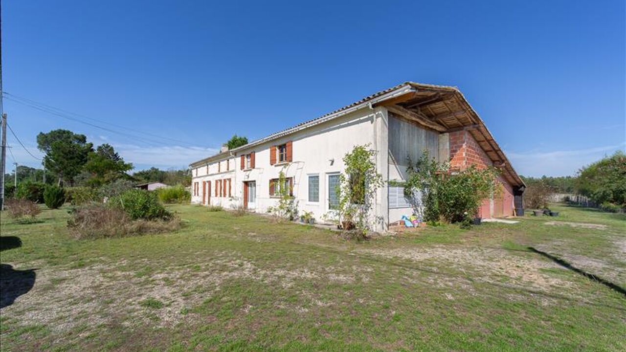 maison 7 pièces 217 m2 à vendre à Bussac-Forêt (17210)