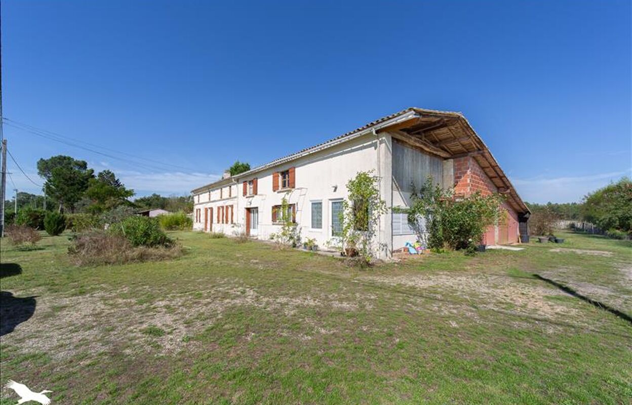 maison 7 pièces 217 m2 à vendre à Bussac-Forêt (17210)