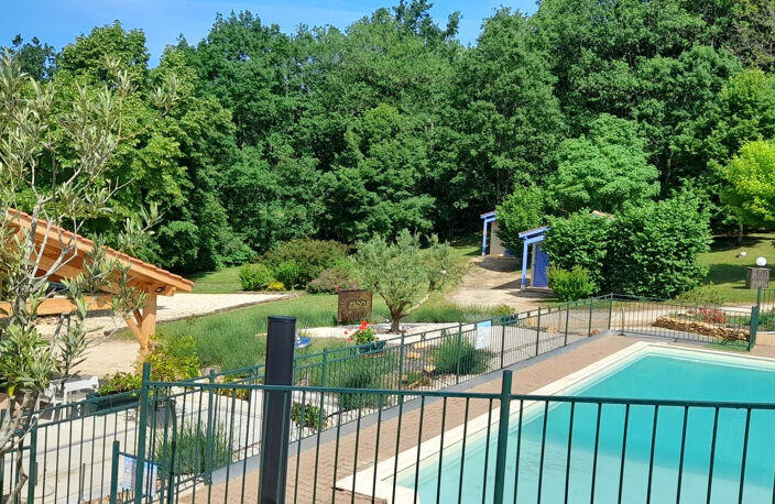 Ensemble immobilier aux portes de la Dordogne — photo 3