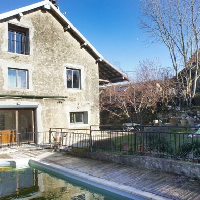 Maison 8 pièces 258 m²