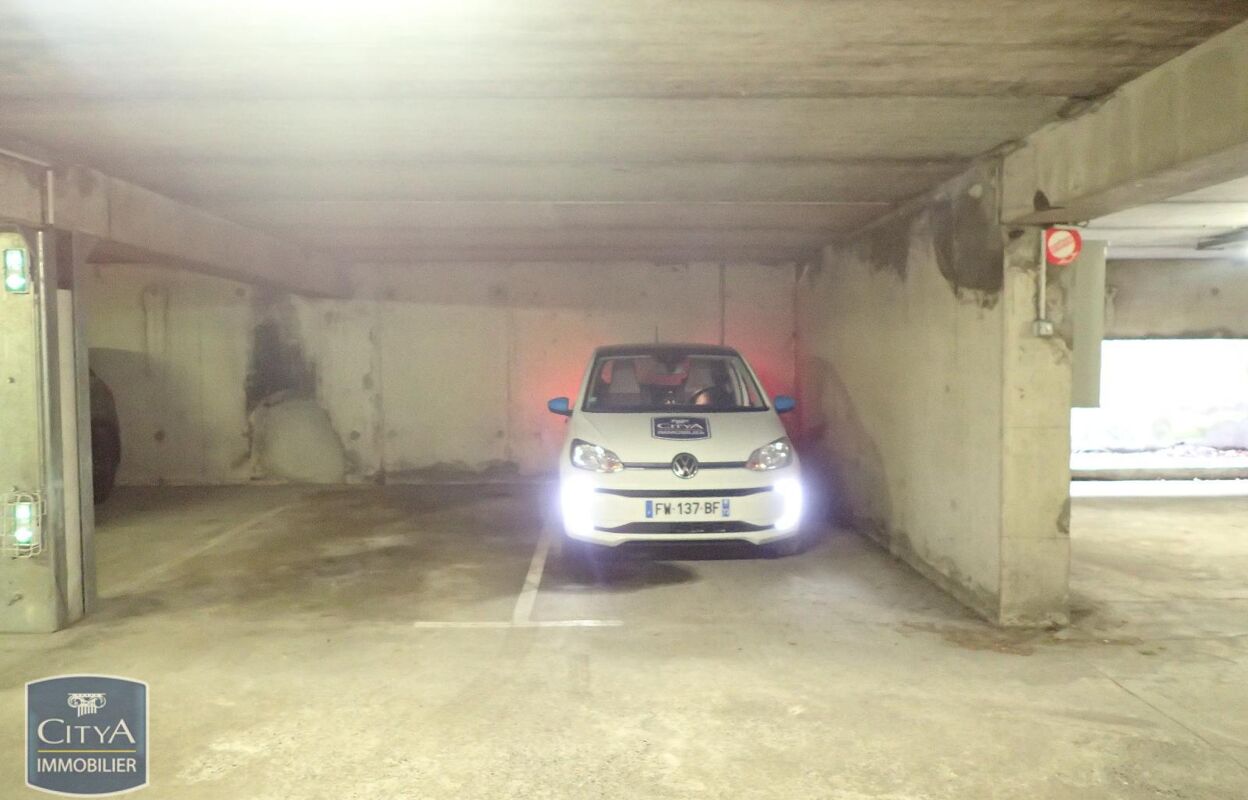 garage  pièces 12 m2 à louer à Chambéry (73000)