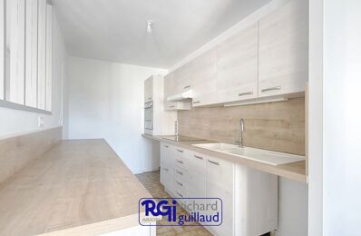 appartement 5 pièces 108 m2 à vendre à Bourgoin-Jallieu (38300)