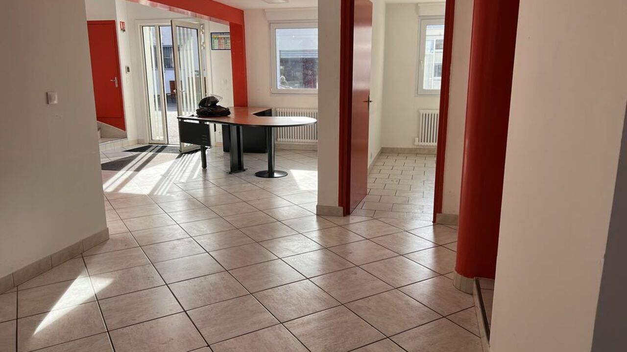 bureau  pièces 220 m2 à louer à Joué-Lès-Tours (37300)