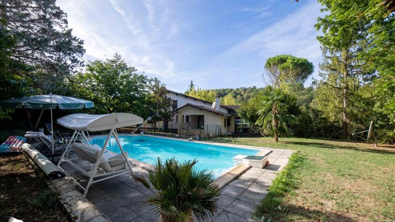 maison 8 pièces 170 m2 à vendre à Villefranche-de-Rouergue (12200)