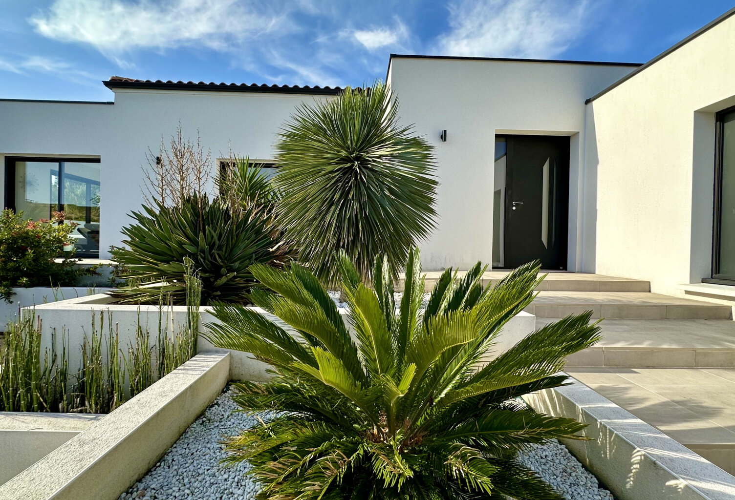 VILLA MODERNE DE 193 M2  AVEC PISCINE - 4 CMABRES + STUDIO I — photo 1