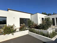 VILLA MODERNE DE 193 M2  AVEC PISCINE - 4 CMABRES + STUDIO I — photo 2